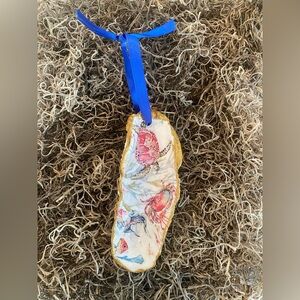 Handcrafted Decoupaged Turtle & Sea Life Large Oyster Shell Ornament W/ Gold